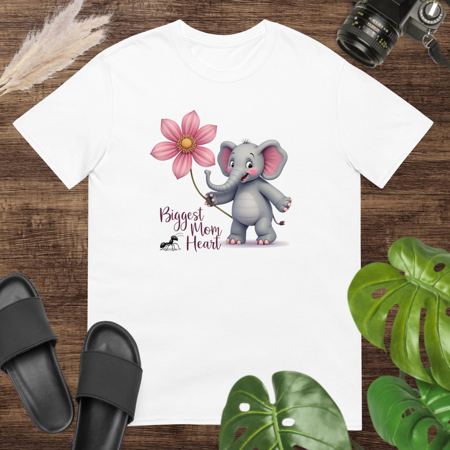 Cute biggest mom heart white t-shirt design with an elephant a big flower and an ant 