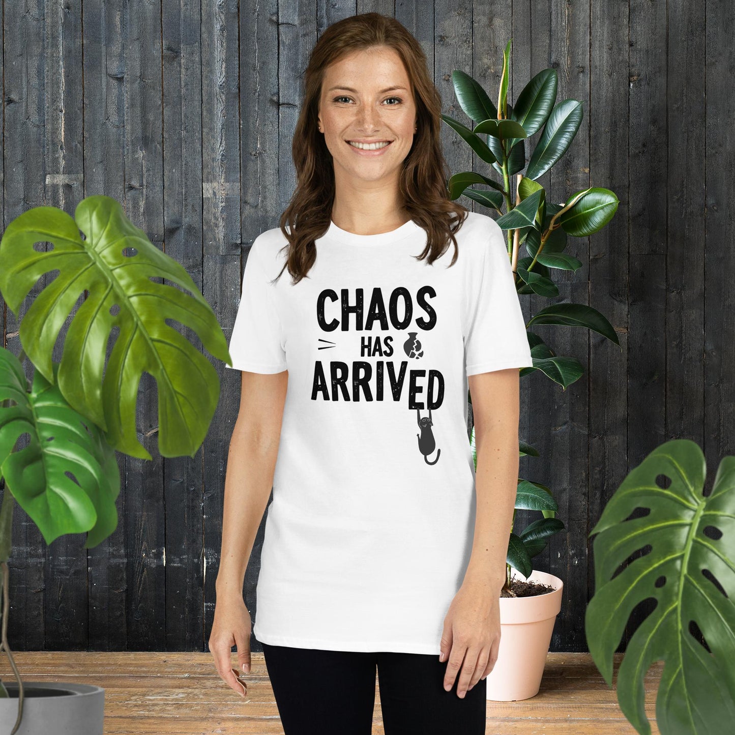 Das Chaos ist da | Lustiges Katzenliebhaber T-Shirt