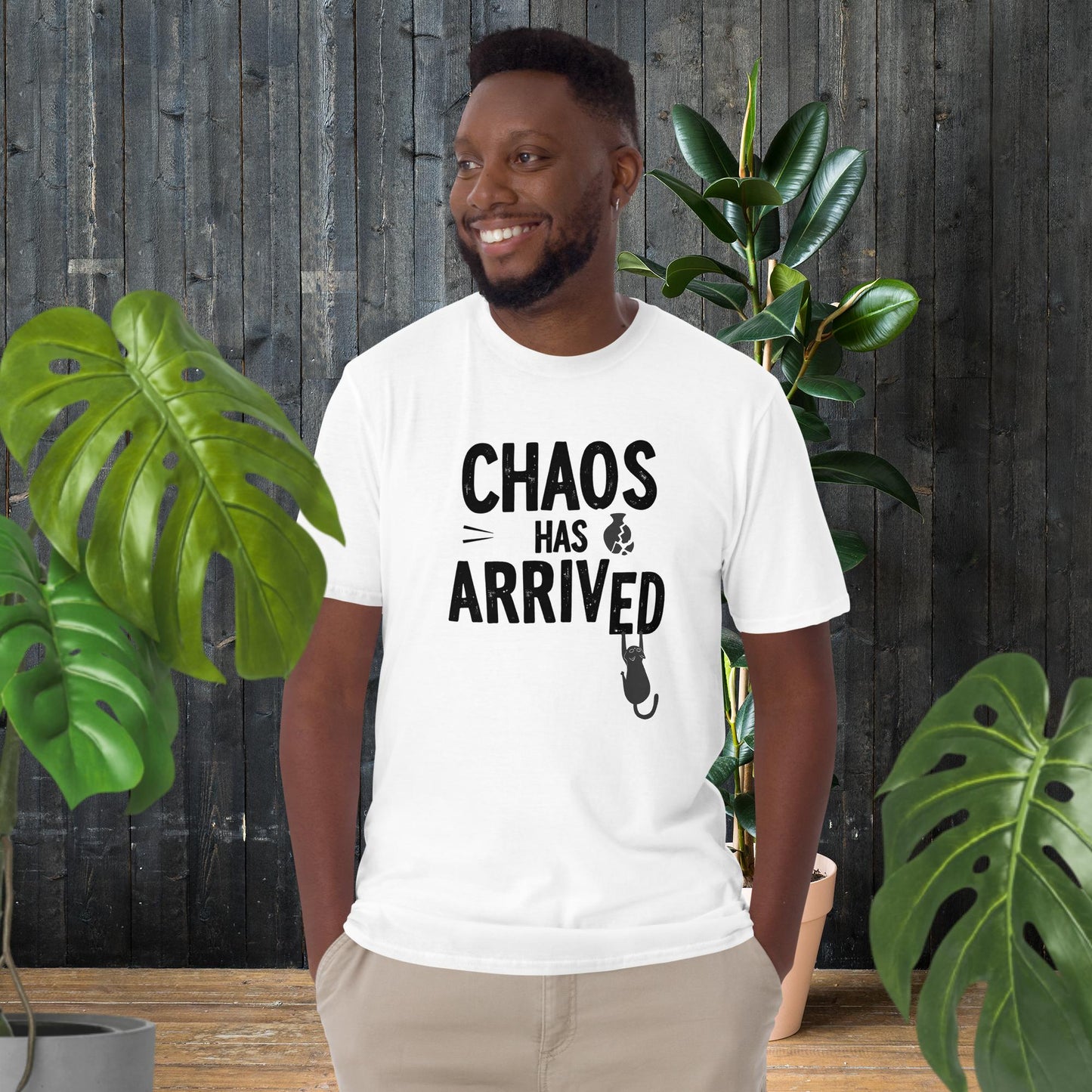 Das Chaos ist da | Lustiges Katzenliebhaber T-Shirt
